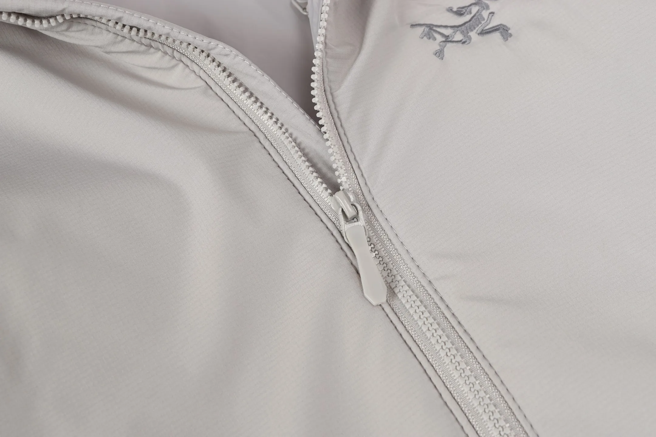 ARC'TERYX 25 Quality 。 B ， ， 、 、 、 。 ， ， ， ， Versatile ， ， ， ， ， 、 、 ， ， … ， ， ， ， ， ： ， ， ， 。 ， 。 ， 。 ：Black/ White/ Green/Navy Blue /Yellow Size：S-XXL